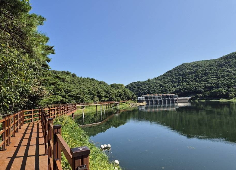 캔디여행사[부산출발]충북 괴산 산막이 명품둘레길 단풍여행